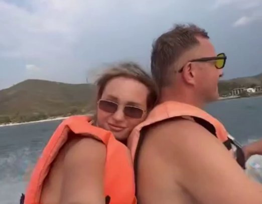 У Ильи Яббарова новая девушка, что делает Тепловодская в Таиланде? У Ильи Яббарова новая девушка, что делает Тепловодская в Таиланде?