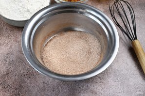 Пирог постный с изюмом Пирог постный с изюмом