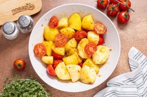 Картошка запеченная с помидорами Картошка запеченная с помидорами