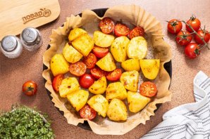 Картошка запеченная с помидорами Картошка запеченная с помидорами