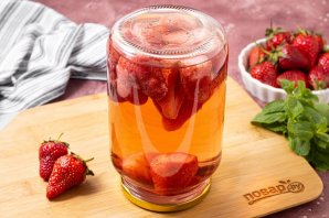 Компот из клубники Компот из клубники
