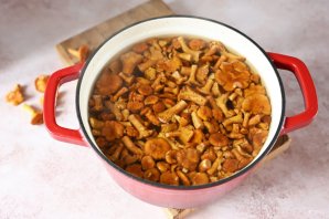 Лисички маринованные Лисички маринованные