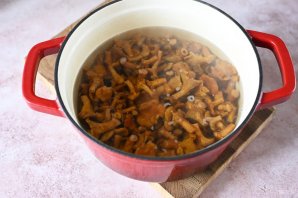 Лисички маринованные Лисички маринованные